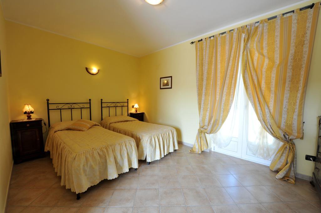 Agriturismo Cascina Varie Castagnito Экстерьер фото